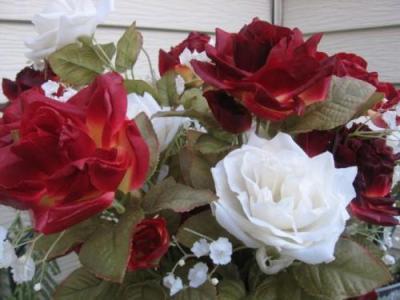silk-white-roses-w-40864_6033.jpg